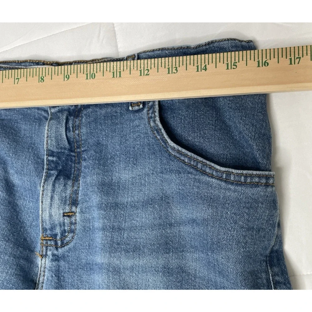 Wrangler Boys 16 Husky Straight Fit Jeans Medium Wash Stretch Denim